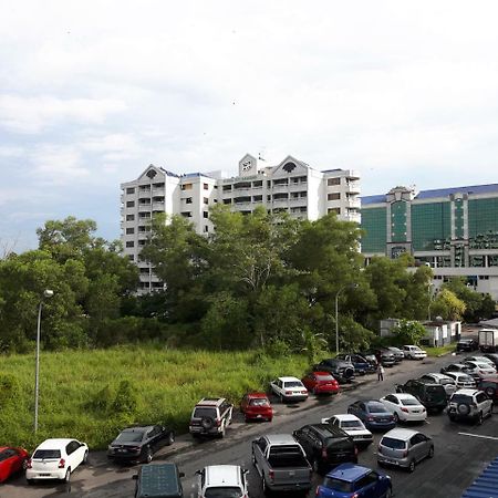Ez Lodgings Kampong Gadong Exterior foto