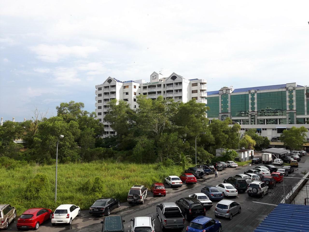 Ez Lodgings Kampong Gadong Exterior foto