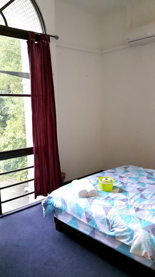Ez Lodgings Kampong Gadong Exterior foto